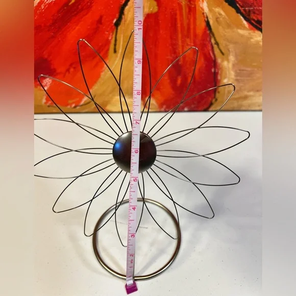 Metal Flower Wire Sculpture/Photo holder - Picture 4 of 4